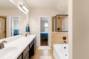 9111 St Laurent Ln, Houston, TX 77044 - Photo 27