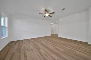 1828 Rory Christine Dr, Rosharon, TX 77583 - Photo 9