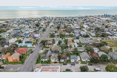 3705 Avenue Q 1/2, Galveston, TX 77550 - Photo 17