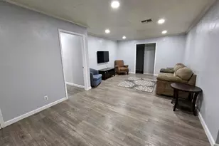 302 Blakeley Dr, San Antonio, TX 78209 - Photo 3