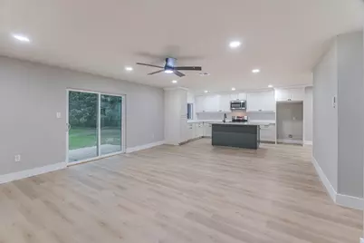 26701 Knottywood Court, Huntsville, TX 77320 - Photo 9