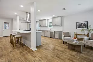 10143 Whiteside Ln, Houston, TX 77043 - Photo 11