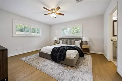 10143 Whiteside Lane, Houston, TX 77043 - Photo 15
