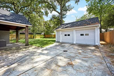 10143 Whiteside Lane, Houston, TX 77043 - Photo 27