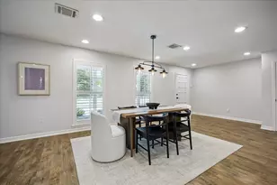 10143 Whiteside Ln, Houston, TX 77043 - Photo 5