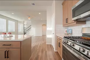 8700 Laurel Crest Dr, Missouri City, TX 77459 - Photo 3