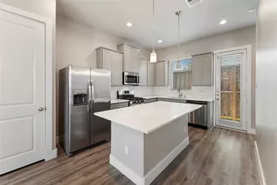 7703 Rainbow Close Lane, Houston, TX 77055 - Photo 9