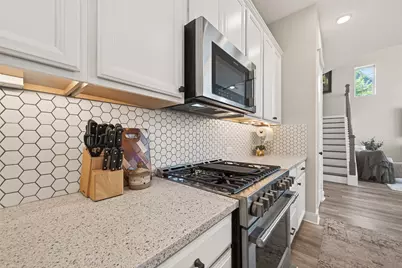 2506 Turnbull Drive, Houston, TX 77008 - Photo 23