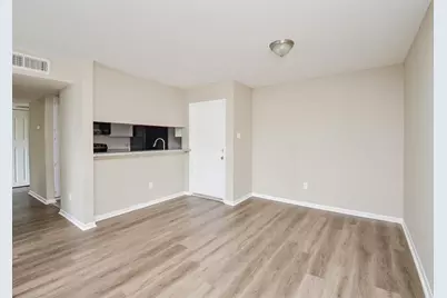 3075 Walnut Bend Lane #23, Houston, TX 77042 - Photo 5