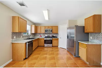 10038 Victoria Chase Lane, Houston, TX 77075 - Photo 13