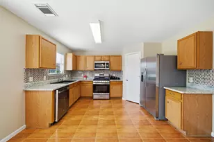 10038 Victoria Chase Ln, Houston, TX 77075 - Photo 13