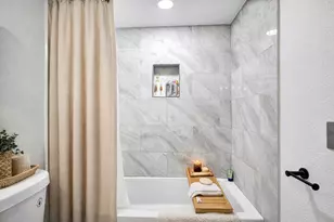 10811 Richmond Ave, Houston, TX 77042 - Photo 19