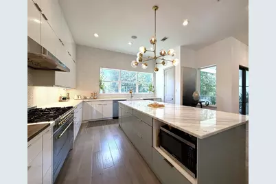 4043 Tartan Lane, Houston, TX 77025 - Photo 9