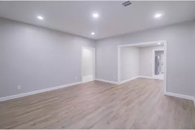 6150 Ridgeway Drive, Houston, TX 77033 - Photo 23