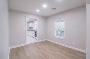 6150 Ridgeway Dr, Houston, TX 77033 - Photo 27