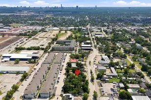 2082 Antoine Dr, Houston, TX 77055 - Photo 11