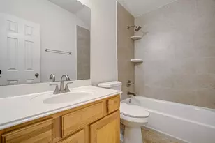 1904 Roaring Springs Ct, Pearland, TX 77584 - Photo 3