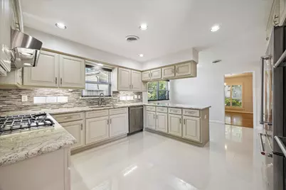 9926 Cliffwood Drive, Houston, TX 77096 - Photo 13