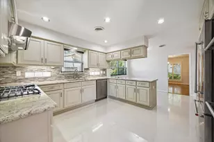 9926 Cliffwood Dr, Houston, TX 77096 - Photo 13