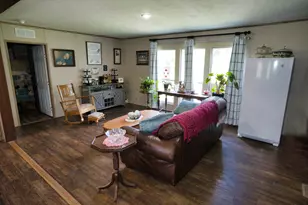 555 Co Rd 728B, Sweeny, TX 77480 - Photo 7