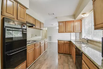 2915 Valley Rose Drive, Kingwood, TX 77339 - Photo 9