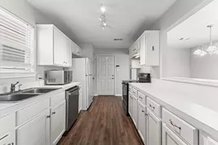 1424 Ruthven St, Houston, TX 77019 - Photo 9