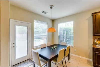 10 Caelin Court, The Woodlands, TX 77382 - Photo 9