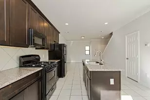 1021 Grenshaw St, Houston, TX 77088 - Photo 11