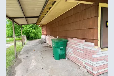 5123 Willow Glen Drive, Houston, TX 77033 - Photo 13