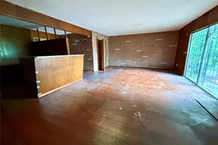 5123 Willow Glen Dr, Houston, TX 77033 - Photo 9