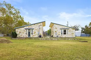 504 North St, Columbus, TX 78934 - Photo 3