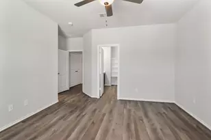 1415 Acorn Mdw St, Houston, TX 77067 - Photo 9
