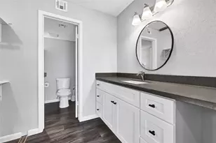 12111 Lemon Ridge Ln, Houston, TX 77035 - Photo 13