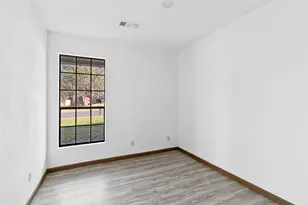 204 Pine Valley St, Huntsville, TX 77320 - Photo 17