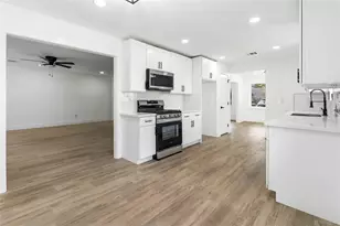 6010 Cartagena St, Houston, TX 77035 - Photo 15