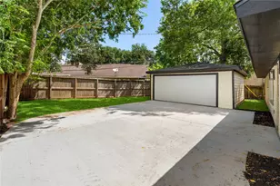 6010 Cartagena St, Houston, TX 77035 - Photo 37