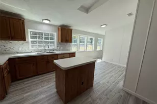 10621 Parker Dr, Willis, TX 77318 - Photo 9