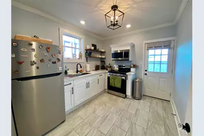 1604 Avenue L, Galveston, TX 77550 - Photo 9