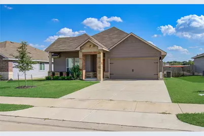 1013 Fannin, Brenham, TX 77833 - Photo 1