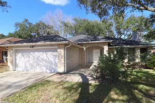 2120 Bennigan St, League City, TX 77573 - Photo 3