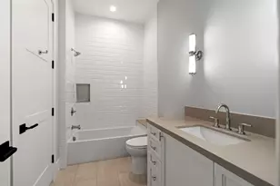 827 Rocky River Rd, Houston, TX 77056 - Photo 37