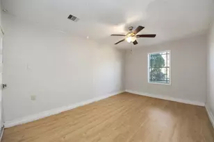 5934 Belcrest St, Houston, TX 77033 - Photo 11