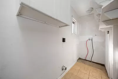 5934 Belcrest Street, Houston, TX 77033 - Photo 15