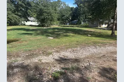 404 E Abbey Street, Livingston, TX 77351 - Photo 3