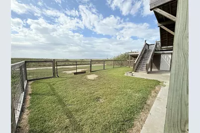 1217 N Monkhouse Drive, Crystal Beach, TX 77650 - Photo 23