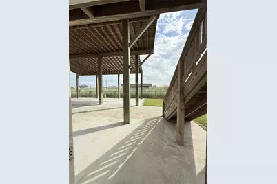 1217 N Monkhouse Drive, Crystal Beach, TX 77650 - Photo 7