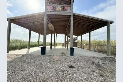 1217 N Monkhouse Drive, Crystal Beach, TX 77650 - Photo 5