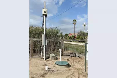 1217 N Monkhouse Drive, Crystal Beach, TX 77650 - Photo 17