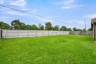 676 Oak Cir Dr E, Conroe, TX 77301 - Photo 35