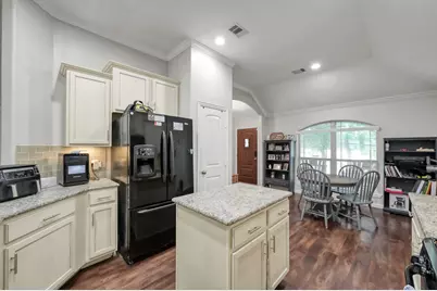 676 Oak Circle Dr E, Conroe, TX 77301 - Photo 17